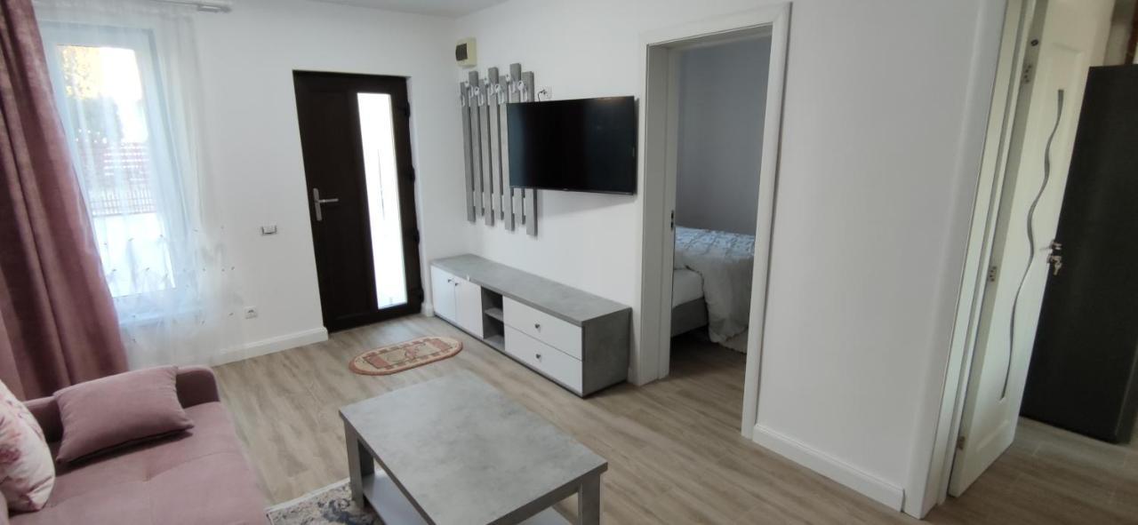 Rov Apartment Сучеава Екстериор снимка
